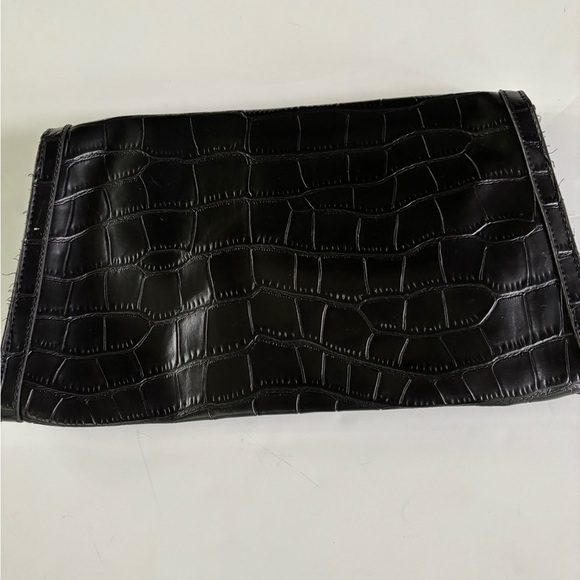 2/$30 NINE WEST Black Faux Leather Embossed Shoulder Handbag Clutch Crocodile - Picture 3 of 5